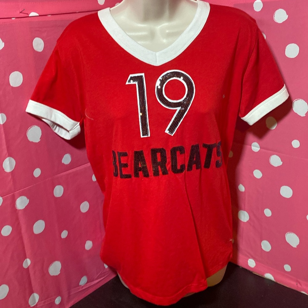 NWT M VS PINK University of Cincinnati Bearcats short sleeve shirt